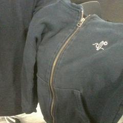 Hoodie, gemeldet von MEININGER Hotel Vienna Downtown Franz über iLost