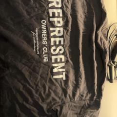 Tshirt Zwart, gemeldet von Van der Valk Hotel Houten über iLost