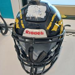 Casco Rugby helm, segundo informou Arriva Limburg Zuid usando iLost