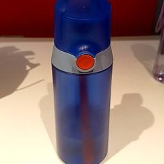 Bottle, as reported by Pathé Scheveningen using iLost