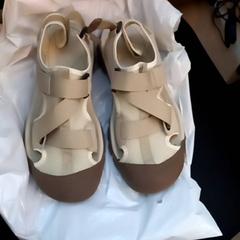 Sandal, som rapportert av Leonardo Royal Hotel Amsterdam ved bruk av iLost