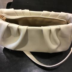 Handbag, as reported by Qbuzz U-OV using iLost