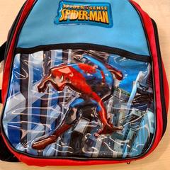 Väska Spiderman, rapporterat av IKEA Avignon med iLost