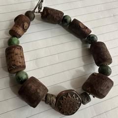 Armbanje, hout, kralen en metaal, iLost에 보고됨