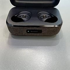 Airpods fodral Sennheiser, rapporterat av Qbuzz GD Groningen HS med iLost