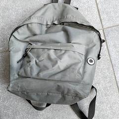 배낭 Khaki, iLost를 사용하여 Regio Oost-Vlaanderen에 보고됨