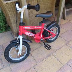 Kinderfietsje, rose; type 'Lightning Mc Queen', come riportato a iLost