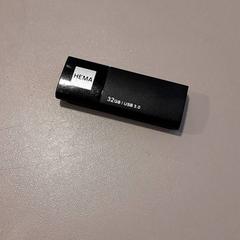 Usb-stick Black, gemeldet von Universiteitsbibliotheek (Witte Singel) über iLost