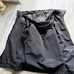Zwarte Northface jas mt m/m a été signalé sur iLost
