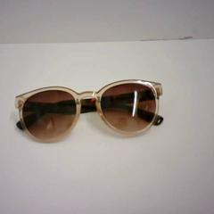 Sonnenbrille, gemeldet von Bobbejaanland über iLost