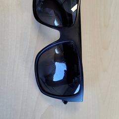 Gafas de sol, segundo informou Connexxion Haarlem IJmond usando iLost