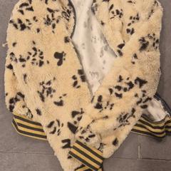 Chaleco teddy panter, segundo informou Avonturenpark Hellendoorn usando iLost
