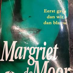 Bok, rapporterat av Rotterdam The Hague Airport med iLost