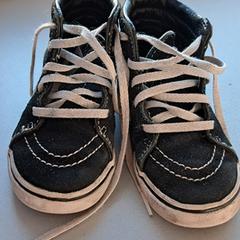 Shoes, as reported by Madurodam using iLost