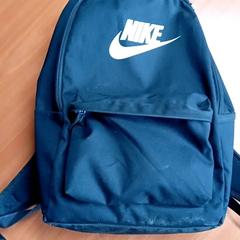 Mochila Zwart Nike, segundo informou Regio Limburg - Leuven usando iLost