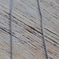 Zilveren ketting, jak bylo nahlášeno na iLost