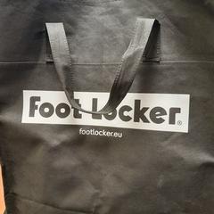 Bag noir, som rapportert av TCL ved bruk av iLost