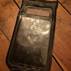 Telefoon hoesjes (voor op fietsstuur?), iLost에 보고됨