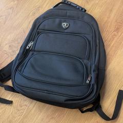 Mochila, segundo informou HTM usando iLost