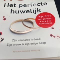 本 がiLostで Rotterdam The Hague Airport によって報告されました