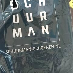 Sabates, segons ha informat Blauwnet Zwolle mitjançant iLost