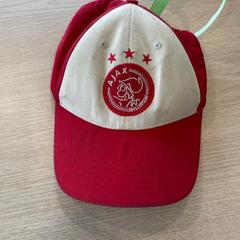 Kšiltovka Ajax, jak nahlášeno Van Heugten Tours pomocí iLost