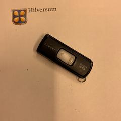 USB, ha sido reportado por Gemeente Hilversum usando iLost