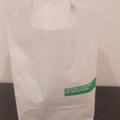 Papieren zak Benetton, zoals gemeld door RÍO Shopping - Valladolid met iLost