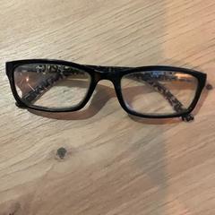 眼鏡 がiLostで MEININGER Hotel Köln West によって報告されました