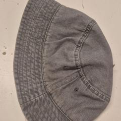 Cappello grijs, come riportato da Avonturenpark Hellendoorn utilizzando iLost