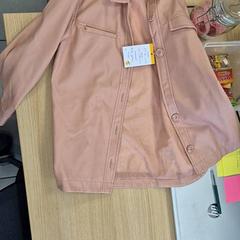 Veste Roos, a été signalé par Centraal magazijn utilisant iLost