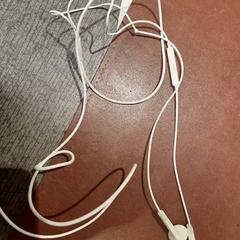 Auriculares blancs, ha sido reportado por TCL con iLost