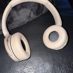Beige koptelefoon sony, iLost'a bildirildiği gibi