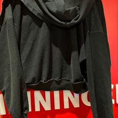 Mikina Black H&M Hoodie, jak nahlášeno MEININGER Hotel Roma Termini pomocí iLost