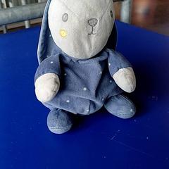 Peluche pulseira Lapin, como reportado por IKEA Rennes - Pacé utilizando o iLost