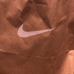 Purchase nike がiLostで Designer Outlet Roermond によって報告されました