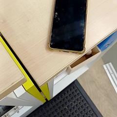 Mobiltelefon Coque transparente oui, rapporterat av IKEA Toulon med iLost
