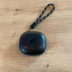 Earpods Black, gemeldet von MEININGER Hotel Köln West über iLost