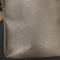 Bag, som rapportert av ibis Schiphol Amsterdam Airport ved bruk av iLost