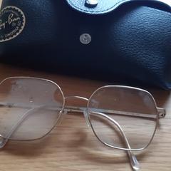 Bril in brillenkoker Ray-Ban, gerapporteerd met iLost