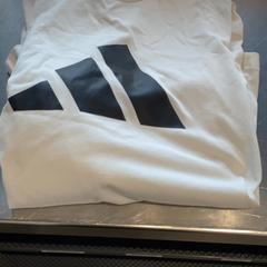 T-shirt, gemeldet von MEININGER Hotel Leipzig Hauptbahnhof über iLost