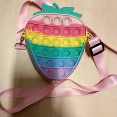 Sac Regenboog aardbei, a été signalé par IKEA Zwolle utilisant iLost