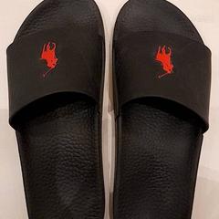 Sandály Polo Slippers, jak nahlášeno Van der Valk Hotel Schiphol pomocí iLost