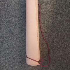 Colchoneta de ioga, segundo informou EBS OV Den Haag usando iLost