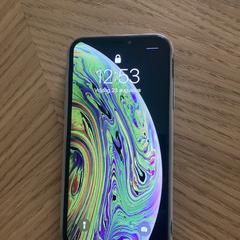 I phone met blauwe hoes, jak bylo nahlášeno na iLost