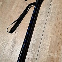 Wandelstok Zwart met blauw, zoals gemeld door IKEA Wilrijk met iLost