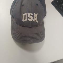 Baseball cap, as reported by IKEA Zaventem using iLost