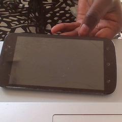 Smartphone-a Archos, gisa salatu by Pukkelpop Festivalterrein iLost erabiliz