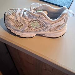 Zapatillas deportivas New balance, segundo informou Familiepark Drievliet usando iLost