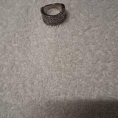Anillo, ha sido reportado por Grand Hotel Amrâth Amsterdam con iLost